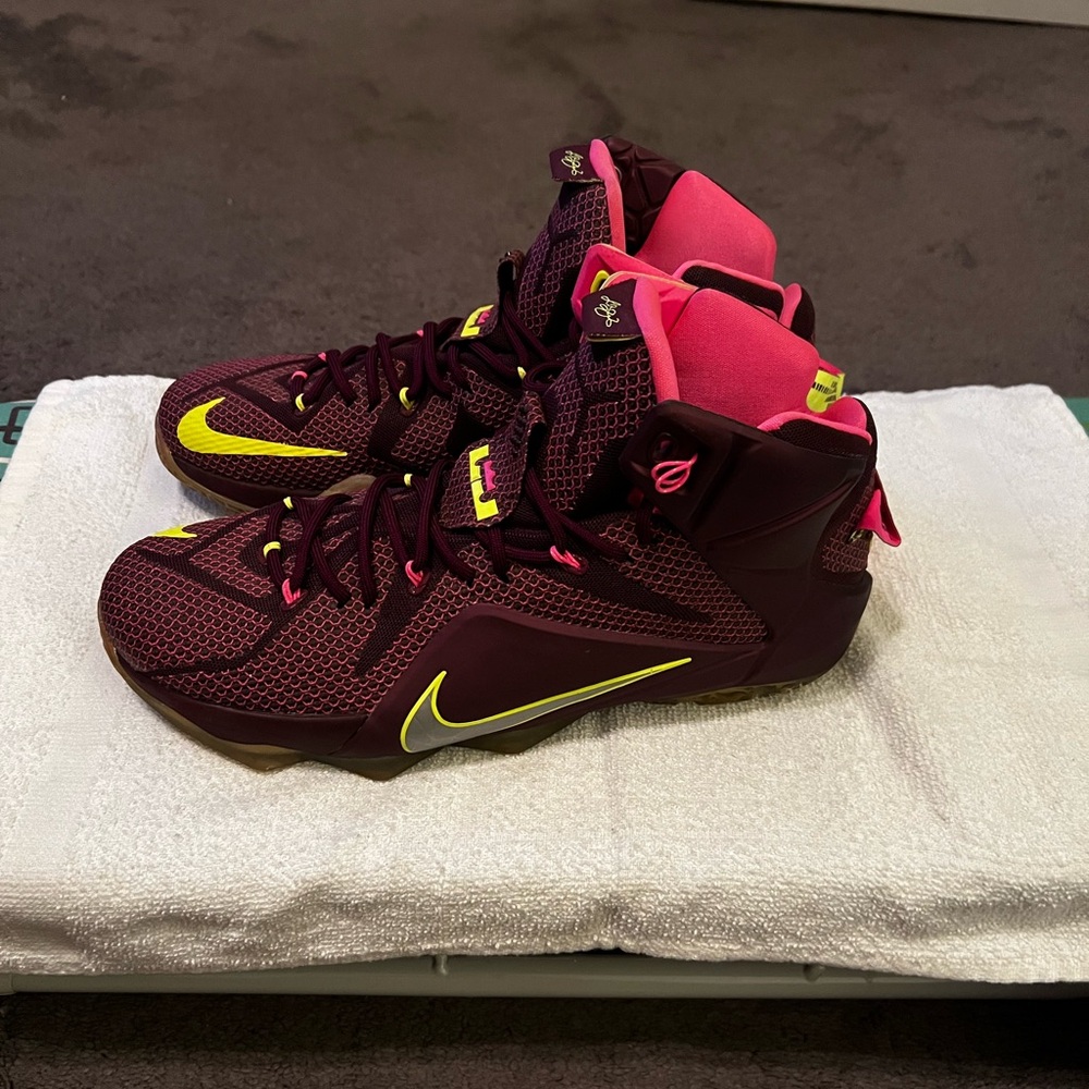 Nike LeBron 12 Double Helix. Size 12. Preowned - Picture 3 of 6